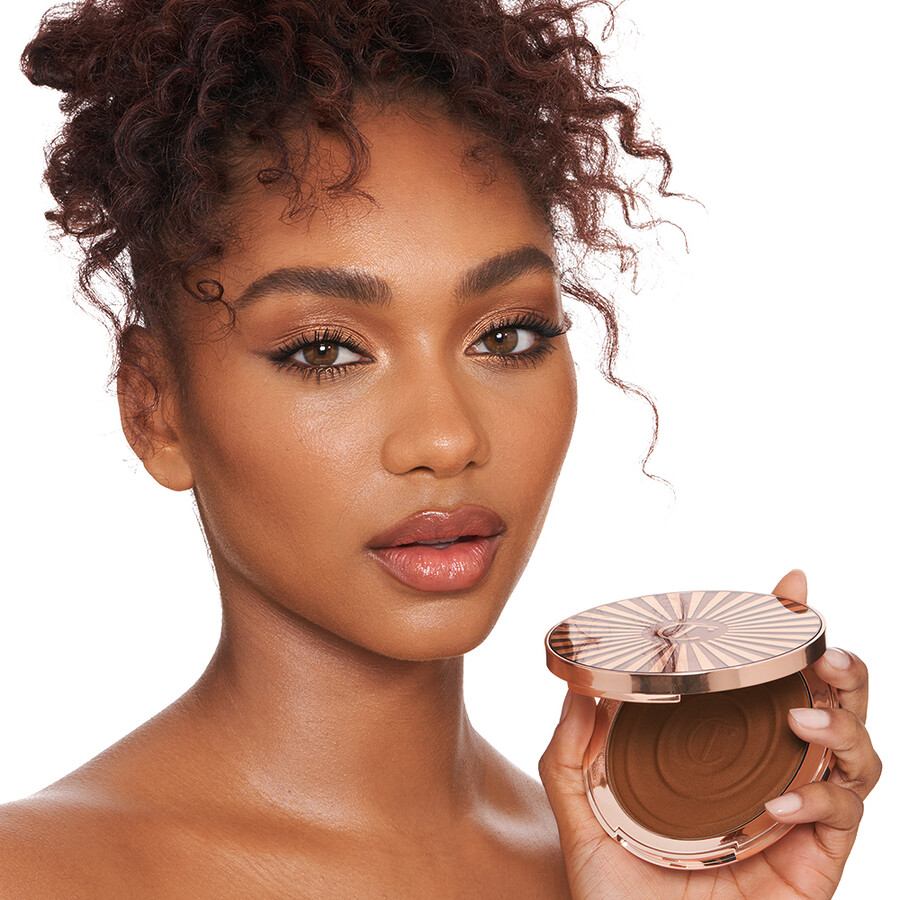 bronceador brillante y bonito para una piel hermosa