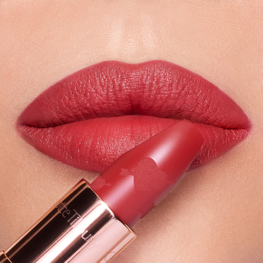 lÁpiz labial efecto amor pillow talk