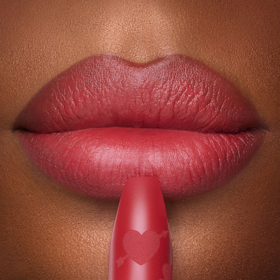 lÁpiz labial efecto amor pillow talk