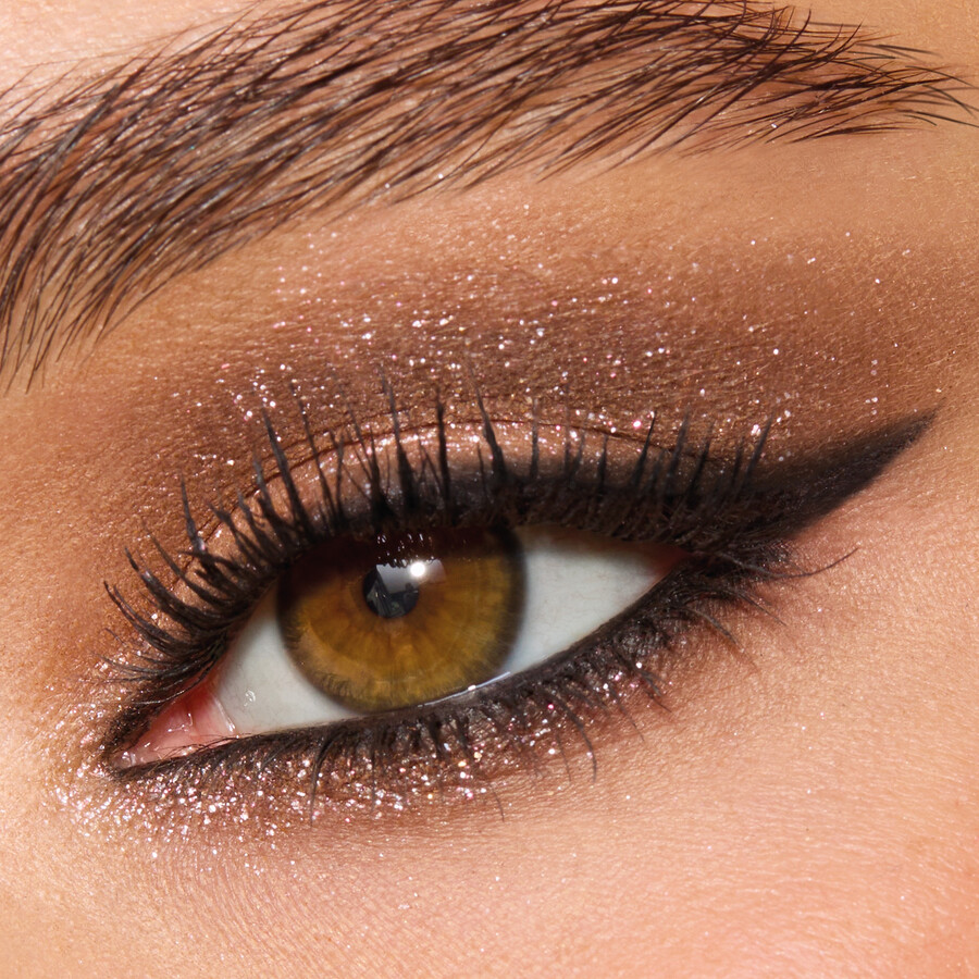 la paleta de charlotte de tendencias de ojos embellecedores