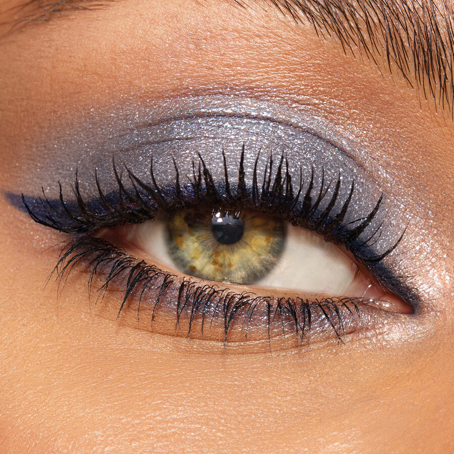 la paleta de charlotte de tendencias de ojos embellecedores