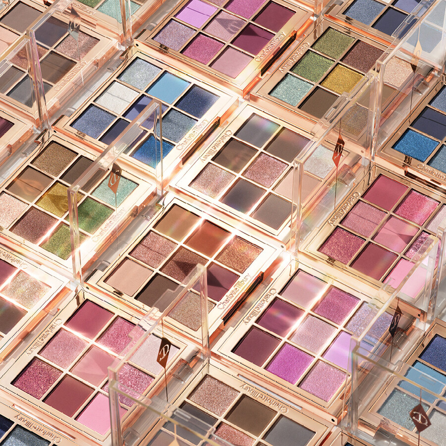la paleta de charlotte de tendencias de ojos embellecedores
